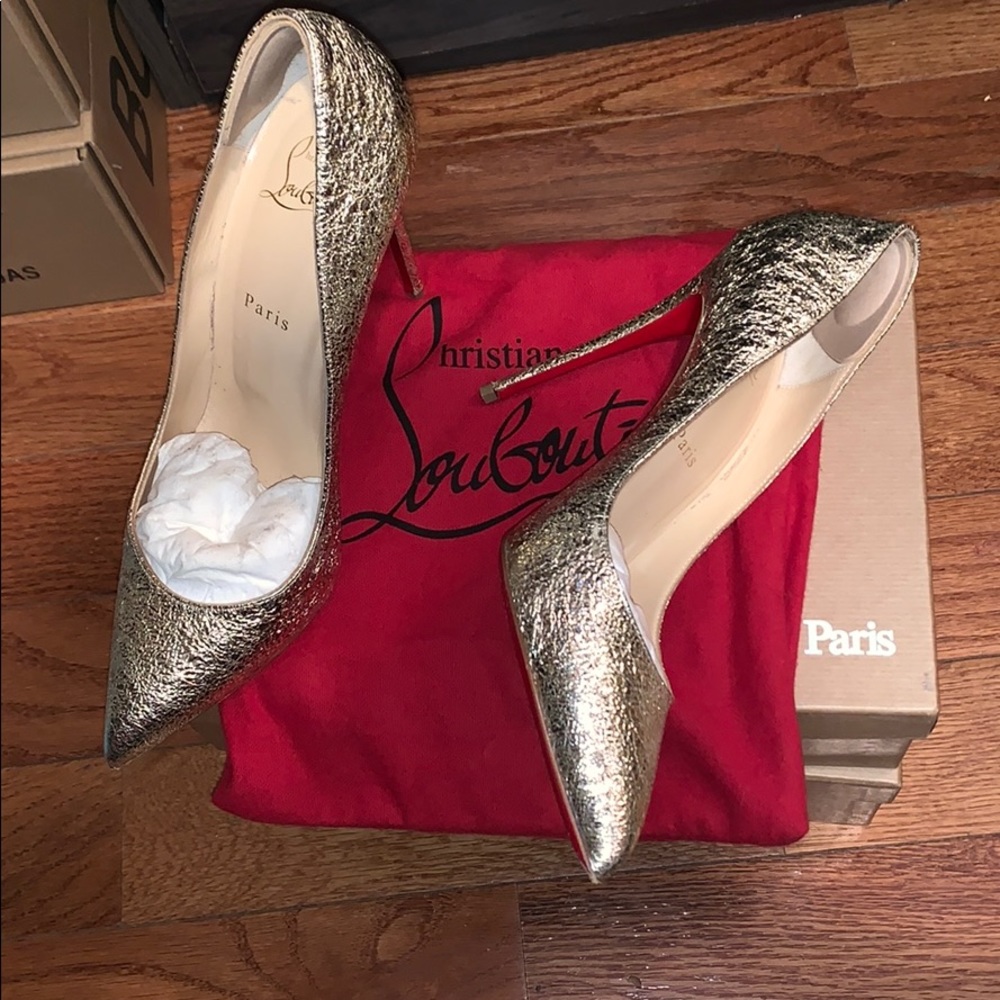 *SOLD* Christian louboutin pigalle follies